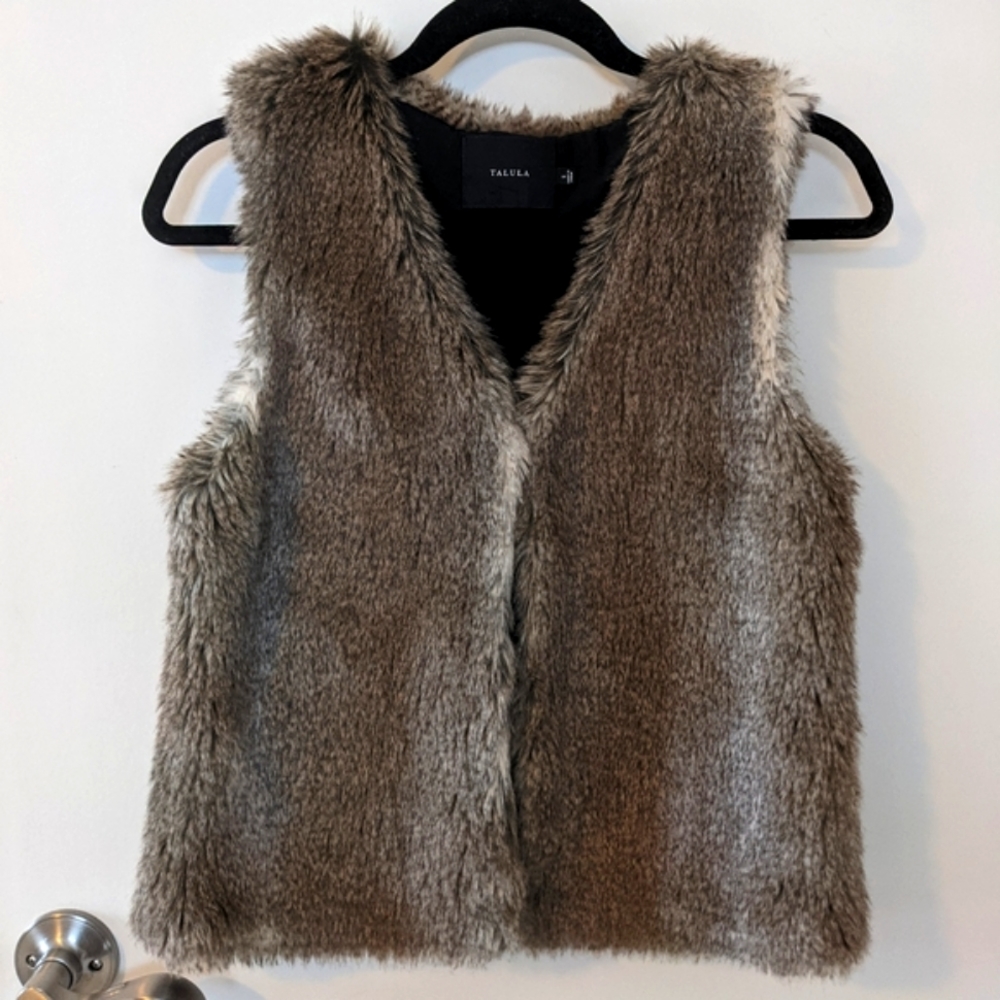 Aritzia Talula Faux Fur Vest